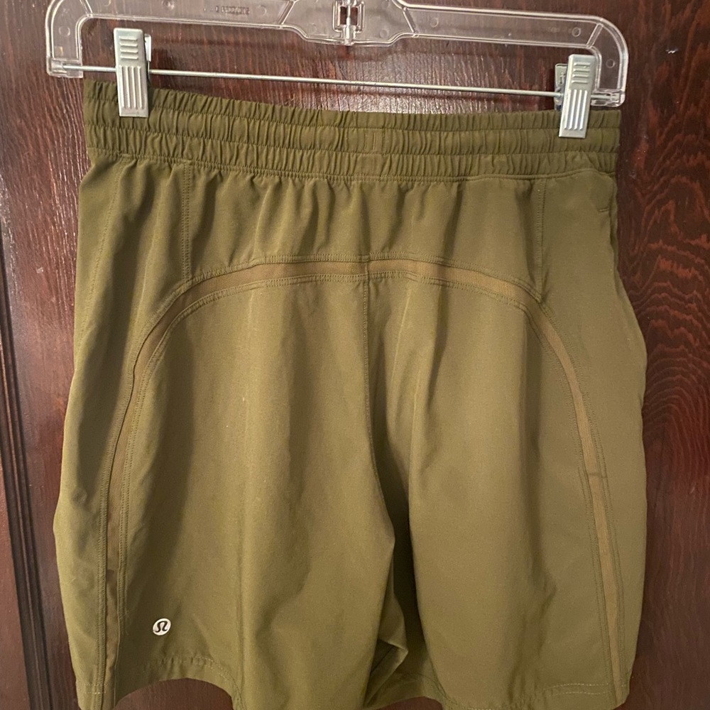 Men’s Lululemon shorts 5&1/2” inseam. Size Small.